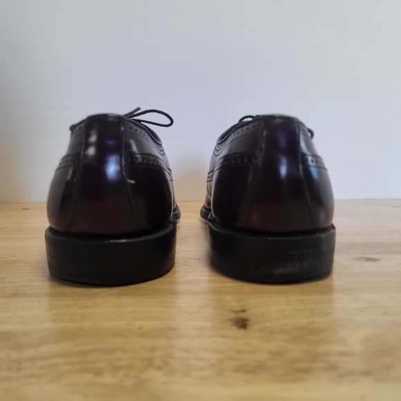 Allen Edmonds Men's Burgundy Leather Oxfords - Picture 5 of 13
